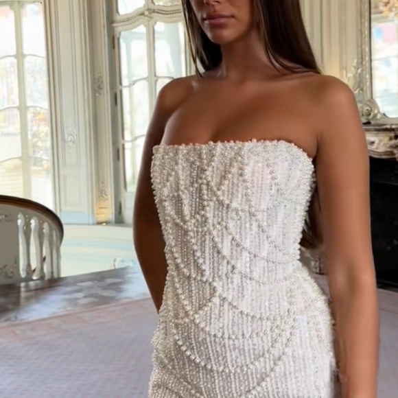 Chic Strapless White Beaded Mini Dress - Picture 6 of 10